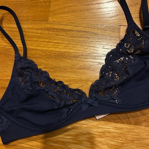 VICTORIAS SECRET | navy blue lace bralette - Picture 2 of 4